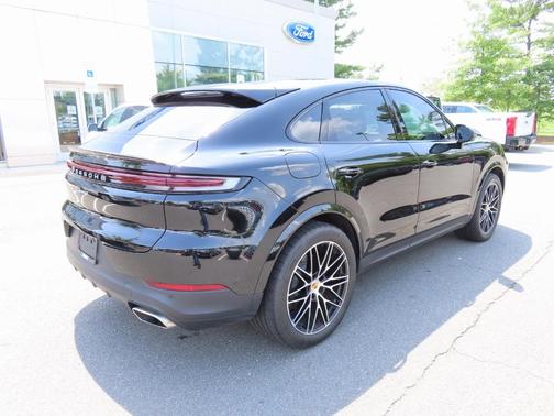 2024 Porsche Cayenne AWD