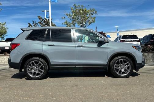 Sonic Gray Pearl 2023 Honda Passport