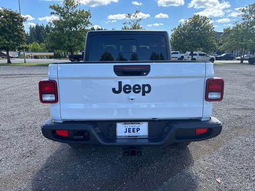 2025 Jeep Gladiator Sport S