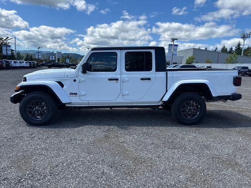 2025 Jeep Gladiator Sport S