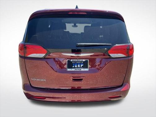 2021 Chrysler Voyager LXI