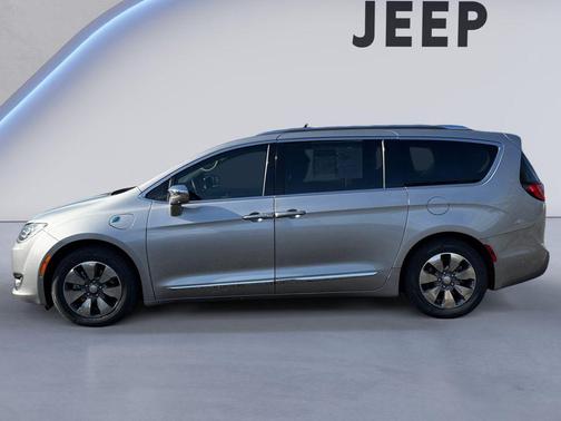 2018 Chrysler Pacifica Hybrid Limited