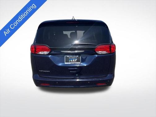 2020 Chrysler Voyager L