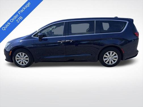 2020 Chrysler Voyager L