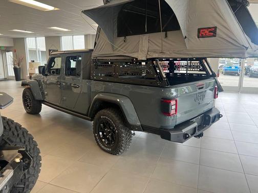 2025 Jeep Gladiator Willys