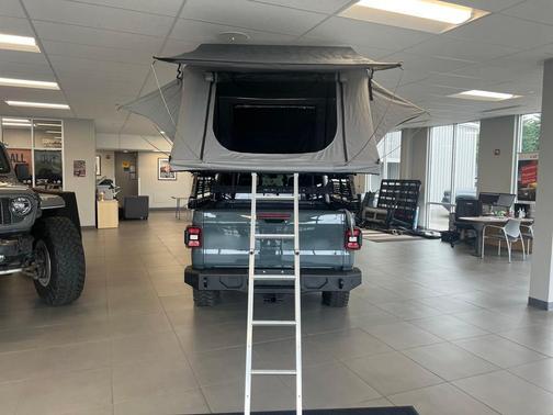 2025 Jeep Gladiator Willys