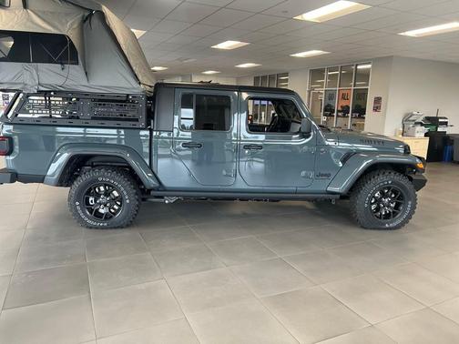 2025 Jeep Gladiator Willys