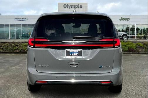 2022 Chrysler Pacifica Hybrid Touring L