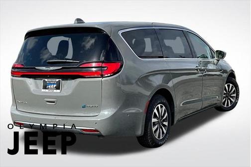 2022 Chrysler Pacifica Hybrid Touring L