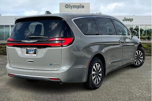 2022 Chrysler Pacifica Hybrid Touring L