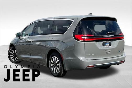 2022 Chrysler Pacifica Hybrid Touring L