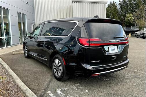 2022 Chrysler Pacifica Hybrid Limited