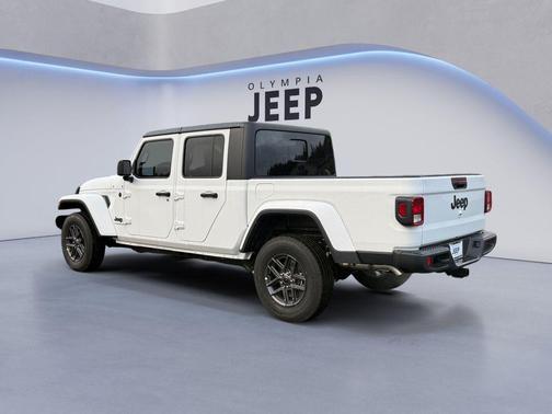 2025 Jeep Gladiator Sport S