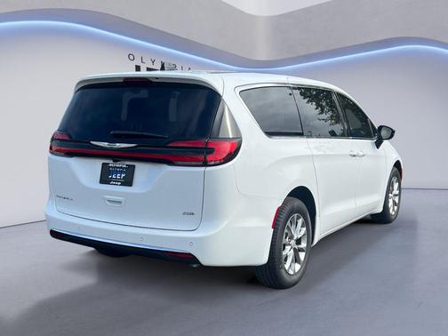 2026 Chrysler Pacifica L
