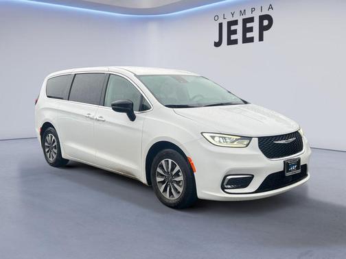 2024 Chrysler Pacifica Hybrid Select