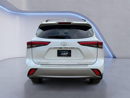 2023 Toyota Highlander Platinum