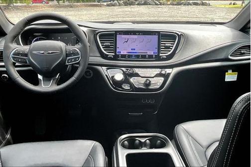 2025 Chrysler Pacifica Hybrid Select