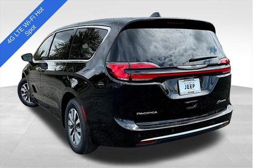 2025 Chrysler Pacifica Hybrid Select