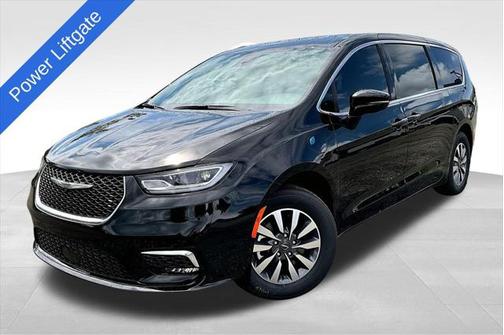 2025 Chrysler Pacifica Hybrid Select