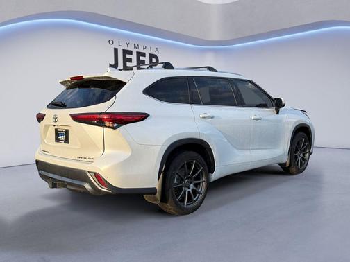 2022 Toyota Highlander Limited