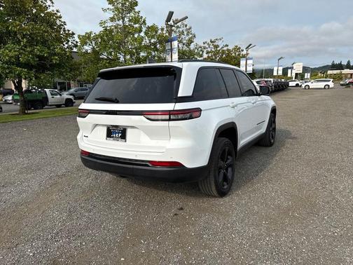 2023 Jeep Grand Cherokee Altitude