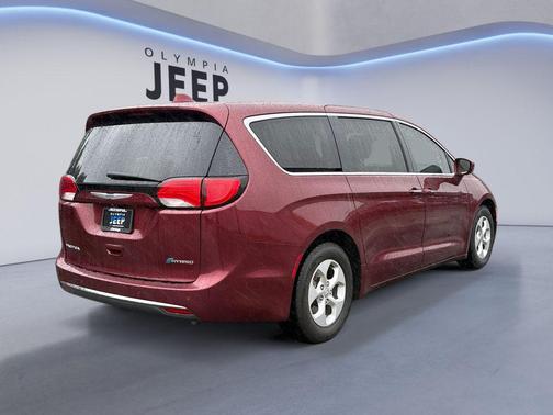2018 Chrysler Pacifica Hybrid Touring Plus