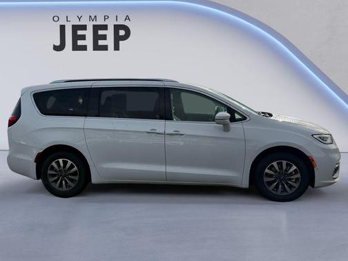 2021 Chrysler Pacifica Hybrid Touring L