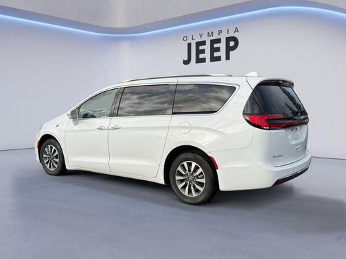 2021 Chrysler Pacifica Hybrid Touring L