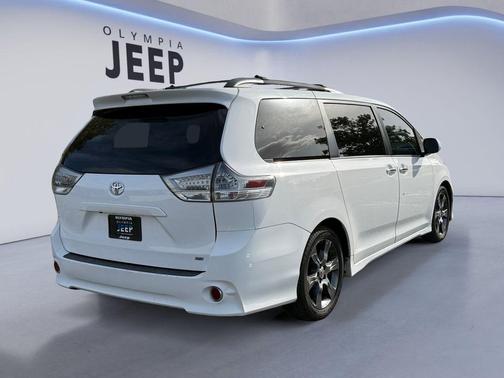 2015 Toyota Sienna SE