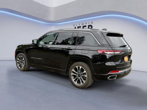 2022 Jeep Grand Cherokee Overland