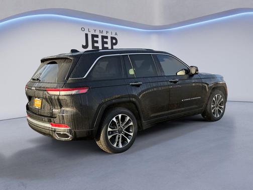 2022 Jeep Grand Cherokee Overland