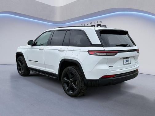 Bright White Clearcoat 2024 Jeep Grand Cherokee Limited