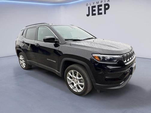 2023 Jeep Compass Latitude Lux
