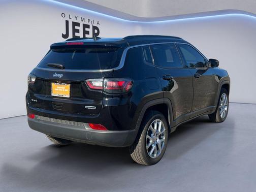 2023 Jeep Compass Latitude Lux