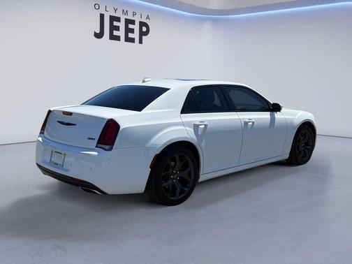 Bright White Clearcoat 2023 Chrysler 300 Touring