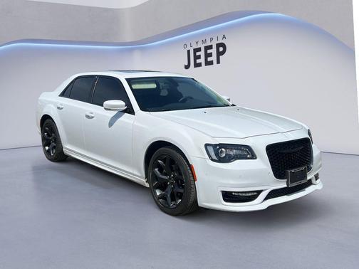 Bright White Clearcoat 2023 Chrysler 300 Touring
