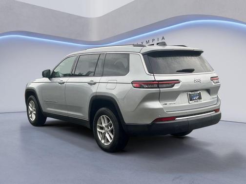 2022 Jeep Grand Cherokee L Laredo