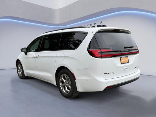 2024 Chrysler Pacifica Hybrid Premium S Appearance Pkg