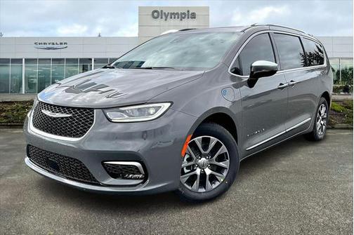2025 Chrysler Pacifica L