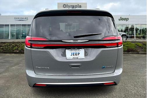 2025 Chrysler Pacifica L