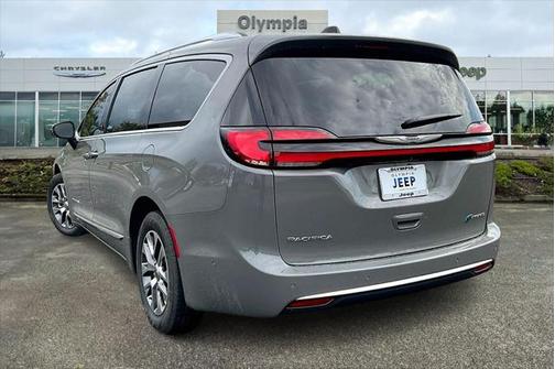 2025 Chrysler Pacifica L