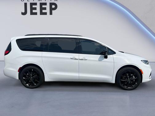 2026 Chrysler Pacifica Limited