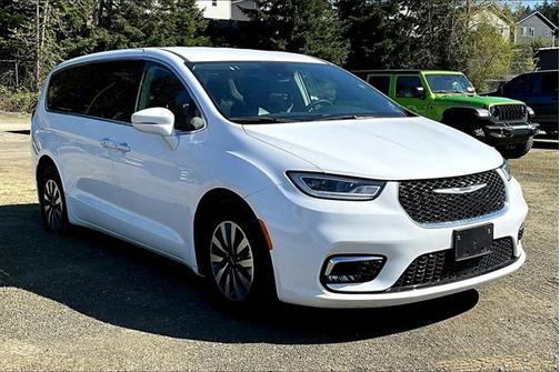 2022 Chrysler Pacifica Hybrid Touring L