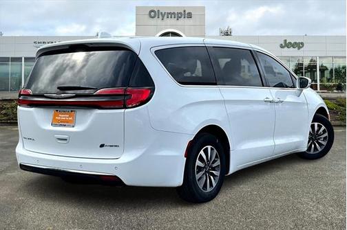 2022 Chrysler Pacifica Hybrid Touring L