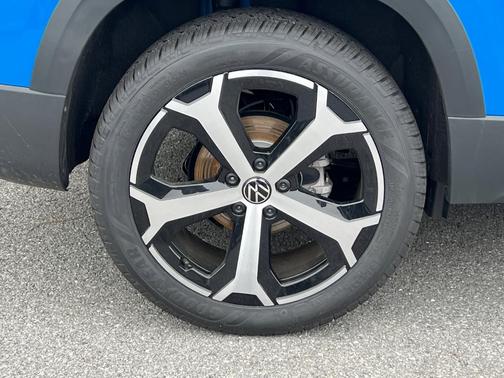 2025 Volkswagen Taos 1.5T SEL