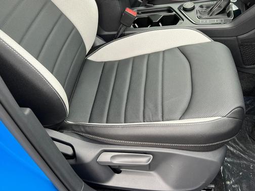 2025 Volkswagen Taos 1.5T SEL