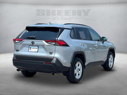 2020 Toyota RAV4 XLE