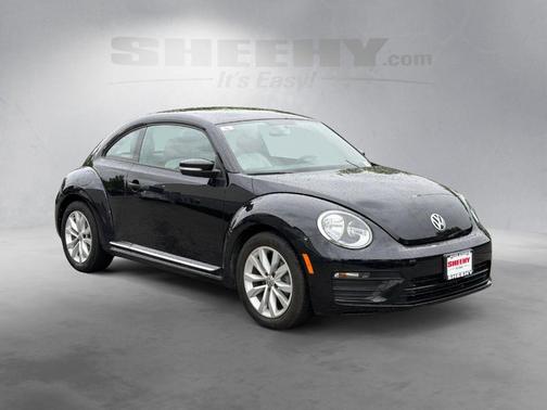 Deep Black Pearl Effect 2017 Volkswagen Beetle 1.8T Classic