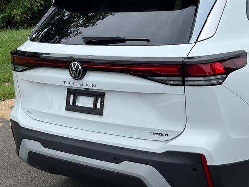 2025 Volkswagen Tiguan 2.0T SE