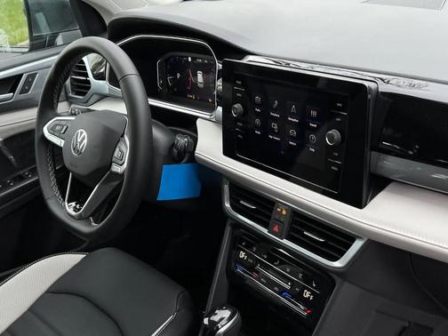 2026 Volkswagen Taos 1.5T SEL